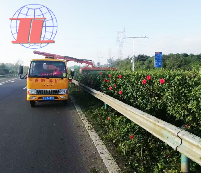 山东车载式绿篱修剪机